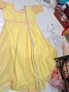 Yellow one pc with Pink Dupatta 2pc