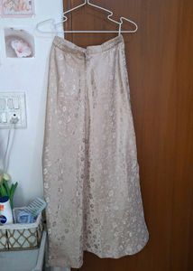 Elegant gold skirt