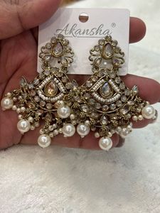 Elegant Pearl and Crystal Bridal Maang Tikka