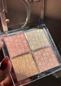 Dior Glow Maximizer pallete :- pearly peach glo