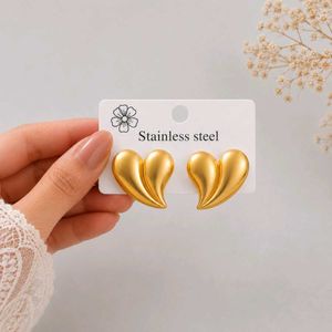 Chic Gold Heart Earrings