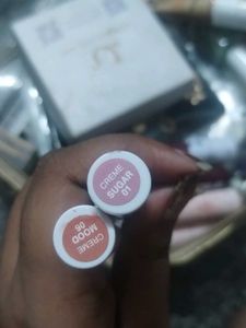 Zudio Click It Hi-Shine Lipsticks unused