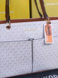 MICHAEL KORS POCKET OFF WHITE TOTE