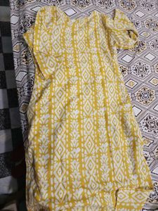 Women Printed Straight Kurta With Pant And Dupatta