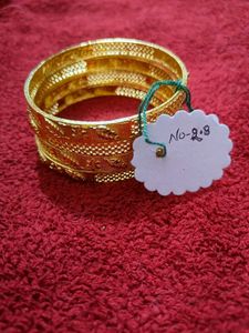 Brand New Beautiful Gold Plated 4 Bangles 2.8 Size