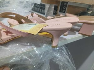 Heels For Minivera