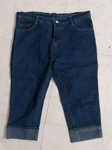 Ladies Cute Jeanes Three Forth