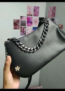 Chic Classy Black Handbag with Chain Strap