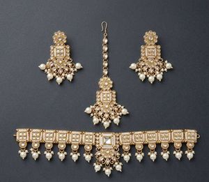 Exquisite Pearl & Kundan Jewelry Set