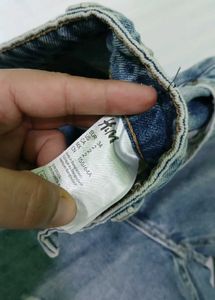 H&amp;M Distressed Light Wash Mom Jeans