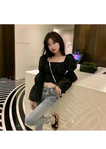 Black puff sleeve top 💗
