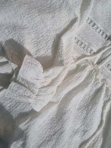 H&amp;M Chic White Textured Top with Tie Detail