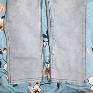 Light Wash High-Waisted Jeans