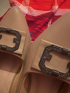Elegant Beige Heels with Decorative Buckle