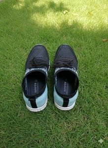 Stylish Black &amp; Blue Knit Sneakers
