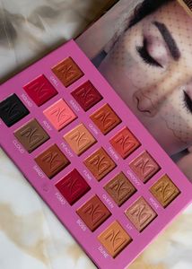 Minara Rose Gold 18 Color Eyeshadow Palette