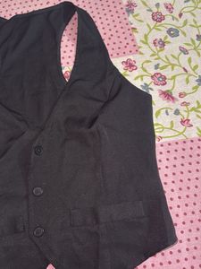Sleek Black Sleeveless Vest Top