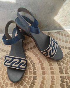 Heel sandal for women