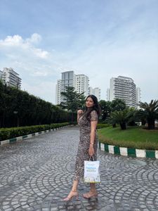 Chic Leopard Print Midi Dress