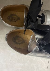 girls Silver Lace-Up Flats shoes