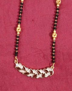 Elegant Leaf Mangalsutra