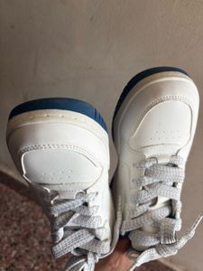 Men's White Casual Sneakers