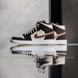 Nike Air Jordan 1 Mid Brown