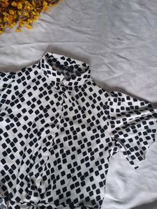 Stylish Geometric Print Tie-Front Blouse