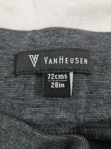 Van Heusan Grey Stretchable Leggings Pants(Gym)