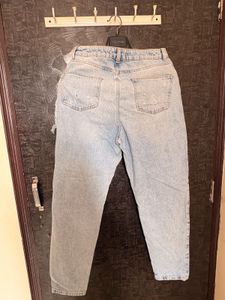 ripped boyfriend jeans