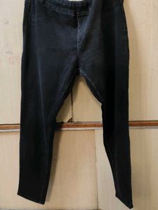 Comfortable Black Denim Jeans