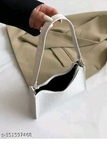 Chic White Crocodile Texture Shoulder Bag
