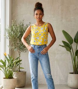 Chic Floral &amp; Ruffled Tops