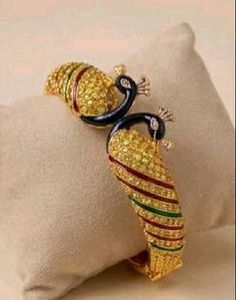 Stunning Peacock Bangle Set