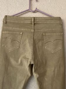 Khaki Cropped Jeans - Versatile Style