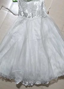 Elegant White Dress, with add on inner sleeve