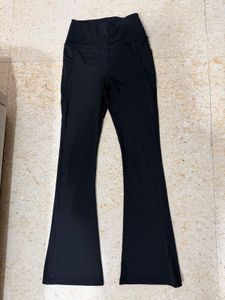 KICA Flared Yoga Pants (Size M)