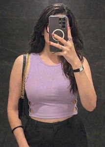 💜 Lavender Side Cut-Out Crop Top 💜