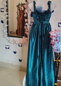 Elegant Teal Satin Gown with Bow Detail