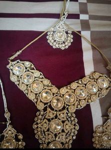 Exquisite Kundan & Pearl Bridal Jewellery Set