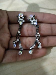 Black metal diamond earring