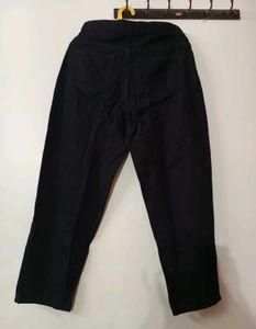 Black Mom-Fit Jeans  🖤