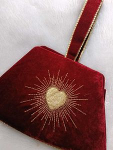 Charlotte tilbury velvet clutch 💕♥️