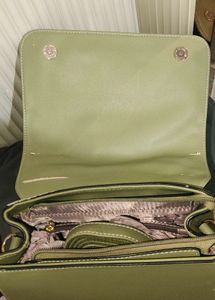 Chic Green Handbag