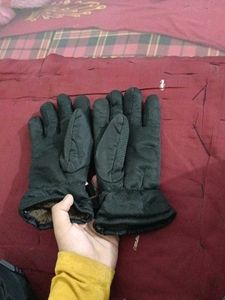 Black Sport Winter Gloves