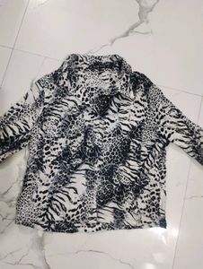Stylish Animal Print Crop Shirt