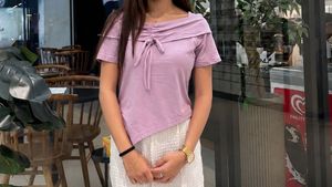 Cute Lavender Off-Shoulder Tie Top