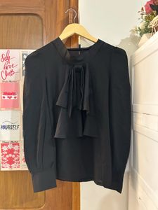 Elegant Black Blouse with Bow Detail