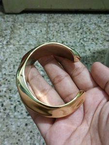unused Shiny Gold Tone Cuff Bracelet