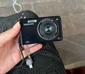 Samsung dual screen Digital Camera